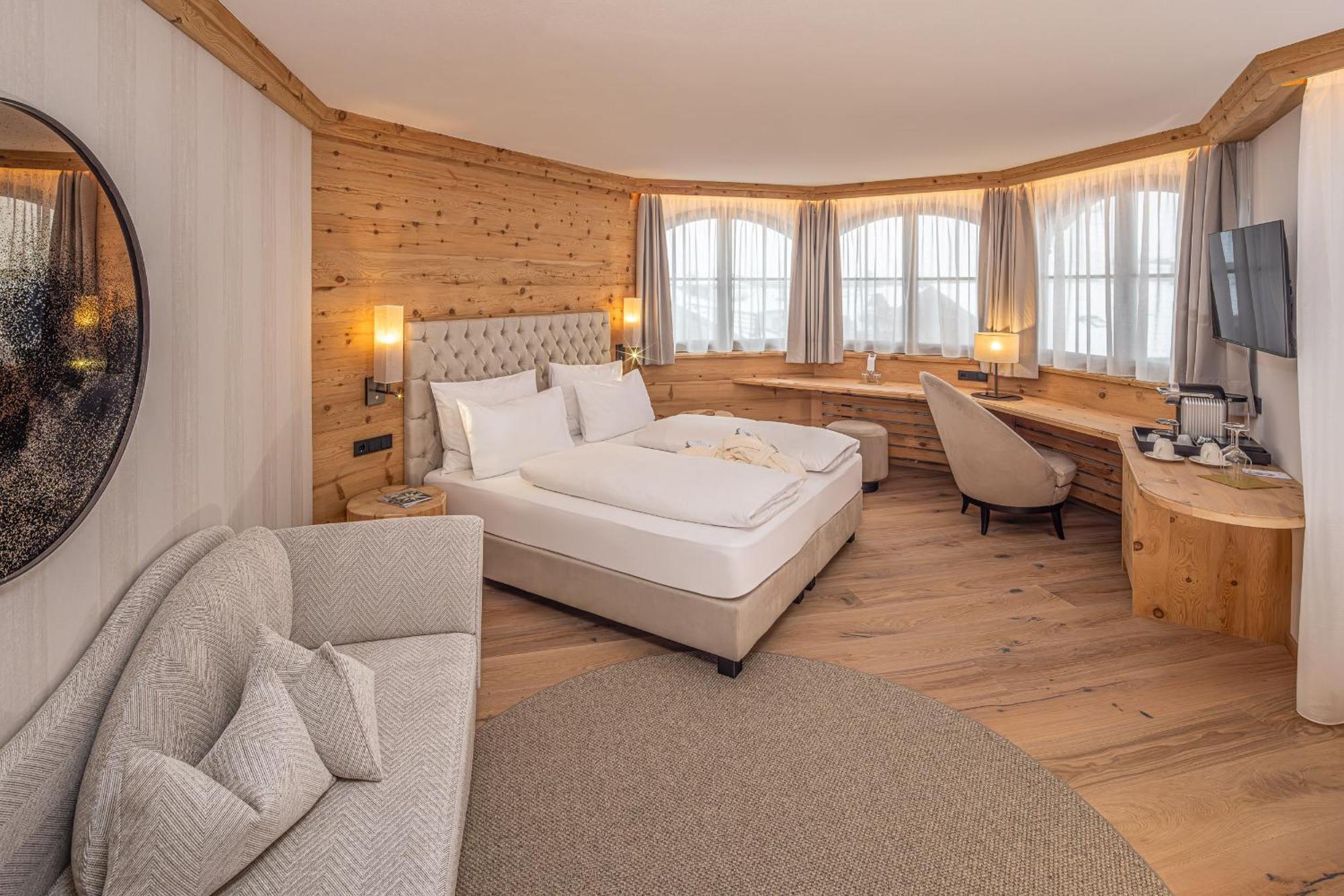 Savoy Dolomites Luxury & Spa Hotel Selva di Val Gardena Ngoại thất bức ảnh