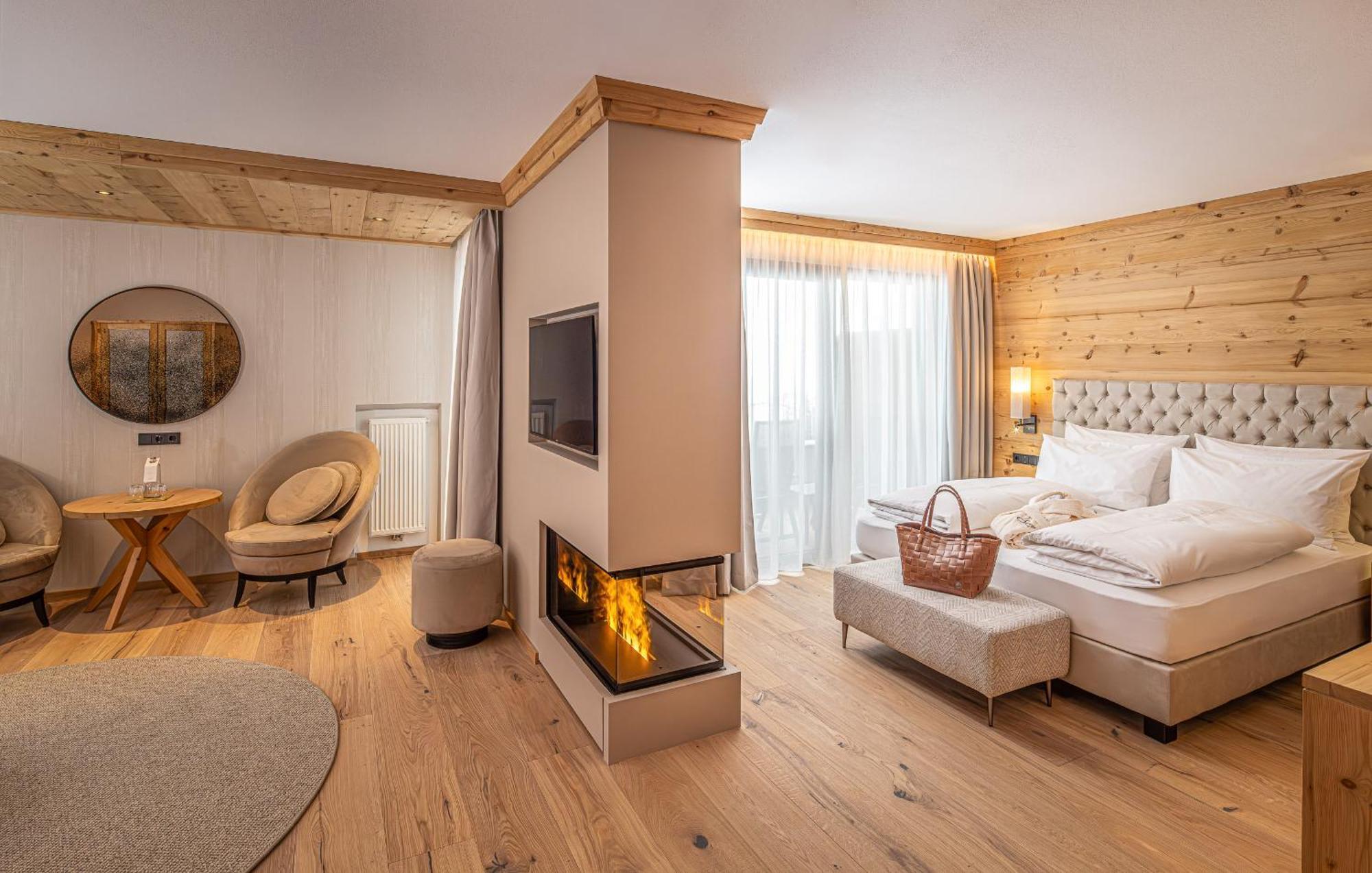 Savoy Dolomites Luxury & Spa Hotel Selva di Val Gardena Ngoại thất bức ảnh